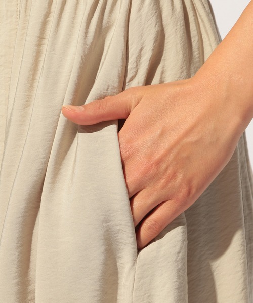 BAYFLOW（ベイフロー）の「3WAYスモッキングワンピース（レンチング(TM)エコヴェロ(TM)繊維使用）（ワンピース・レディース・ライトブルー/ブラック/カーキ/ナチュラル・SMALL/MEDIUM）」の12枚目の写真