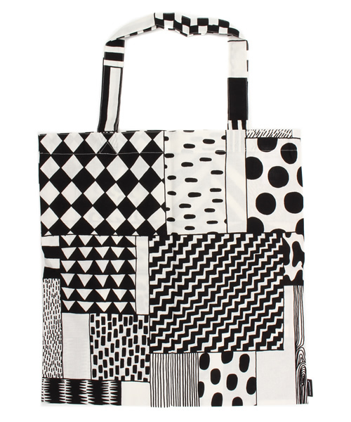 fennica（フェニカ）の「marimekko / tarkein bag（トートバッグ・レディース・ブラック/レッド・ONE SIZE）」の2枚目の写真