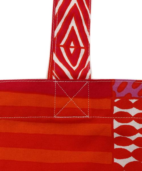 fennica（フェニカ）の「marimekko / tarkein bag（トートバッグ・レディース・ブラック/レッド・ONE SIZE）」の5枚目の写真