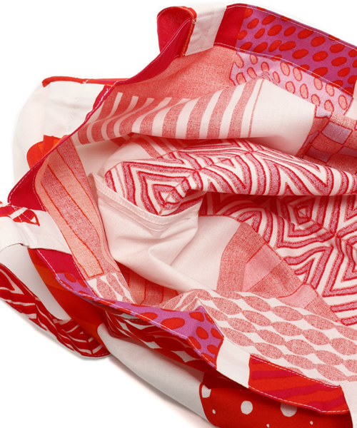 fennica（フェニカ）の「marimekko / tarkein bag（トートバッグ・レディース・ブラック/レッド・ONE SIZE）」の7枚目の写真