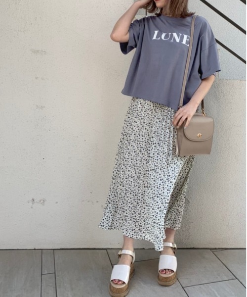 OLIVE des OLIVE（オリーブデオリーブ）の「Reiwa後ろレースアップアソートT（Tシャツ/カットソー・レディース・グレイッシュベージュ/サックスブルー/オフホワイト/ネイビー/ブルー系その他/ピンク系その他・FREE）」の10枚目の写真