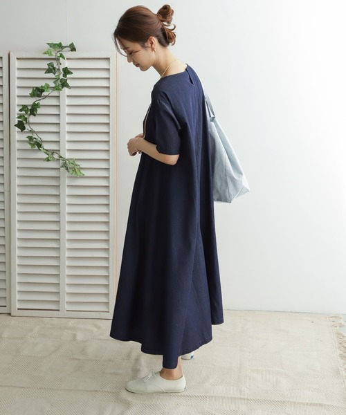 URBAN RESEARCH DOORS（アーバンリサーチドアーズ）の「ライトデニムAラインワンピース（ワンピース・レディース・ワンウォッシュ/インディゴブルー・ONE）」の18枚目の写真