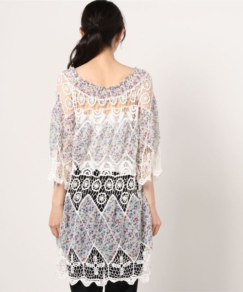 AS KNOW AS PINKY（アズノゥアズピンキー）の「花柄レース組ませチュニック（チュニック・レディース・オフホワイト/ネイビー/ラベンダー・FREE）」の5枚目の写真