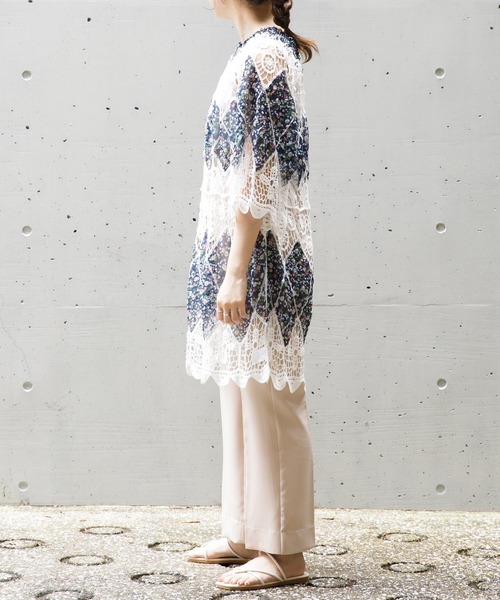 AS KNOW AS PINKY（アズノゥアズピンキー）の「花柄レース組ませチュニック（チュニック・レディース・オフホワイト/ネイビー/ラベンダー・FREE）」の7枚目の写真