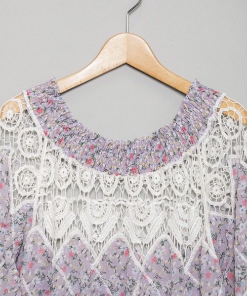 AS KNOW AS PINKY（アズノゥアズピンキー）の「花柄レース組ませチュニック（チュニック・レディース・オフホワイト/ネイビー/ラベンダー・FREE）」の13枚目の写真