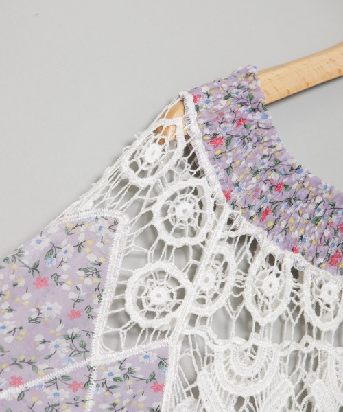AS KNOW AS PINKY（アズノゥアズピンキー）の「花柄レース組ませチュニック（チュニック・レディース・オフホワイト/ネイビー/ラベンダー・FREE）」の14枚目の写真