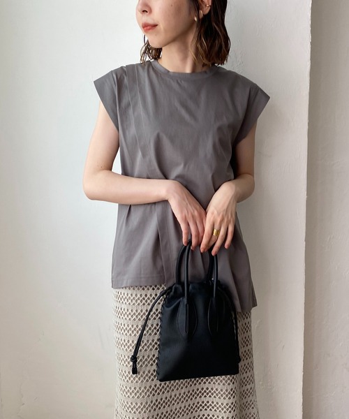 CAPRICIEUX LE'MAGE（カプリシューレマージュ）の「〈新色追加 /モカ〉段違いレイヤードTシャツ（Tシャツ/カットソー・レディース・ホワイト/チャコールグレー/ブラック/モカ・FREE）」の13枚目の写真