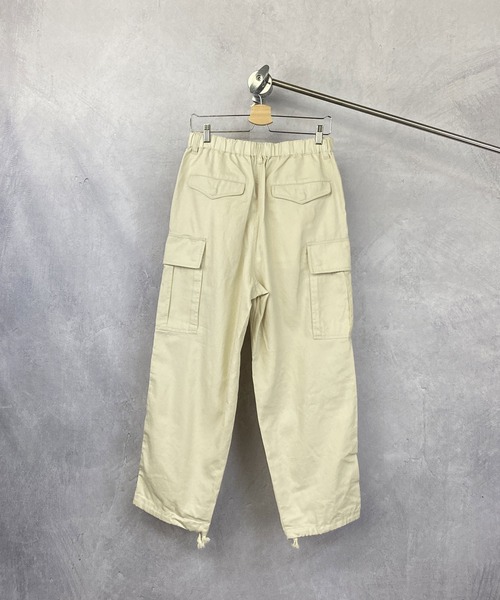 Beno（ビーノ）の「コットンツイル 6ポケット ワイド カーゴパンツ（カーゴパンツ・メンズ・オフホワイト/ブラック/ベージュ/オリーブ/ネイビー・S/M/L）」の7枚目の写真