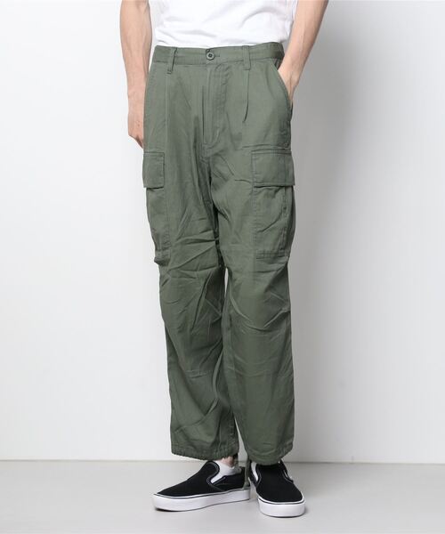 Beno（ビーノ）の「コットンツイル 6ポケット ワイド カーゴパンツ（カーゴパンツ・メンズ・オフホワイト/ブラック/ベージュ/オリーブ/ネイビー・S/M/L）」の14枚目の写真