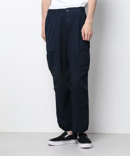 Beno（ビーノ）の「コットンツイル 6ポケット ワイド カーゴパンツ（カーゴパンツ・メンズ・オフホワイト/ブラック/ベージュ/オリーブ/ネイビー・S/M/L）」の15枚目の写真
