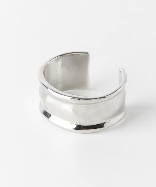 SMELLY（スメリー）の「ワイドイビツバングル（バングル/リストバンド・レディース・シルバー・-）」の3枚目の写真