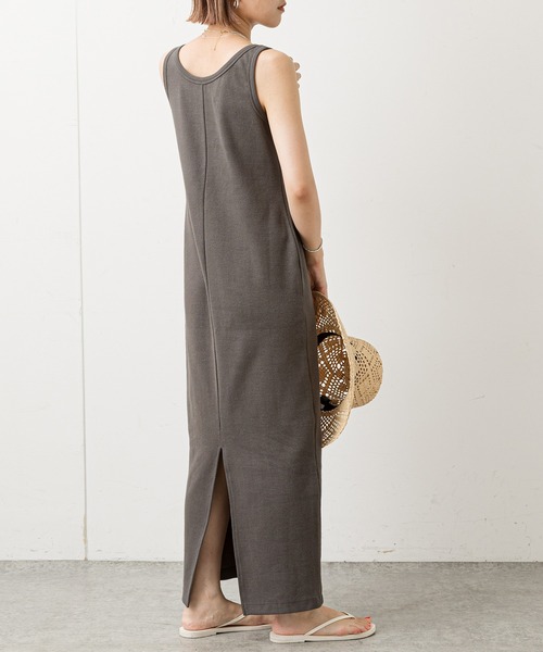 Omekashi（オメカシ）の「テレコノースリーブワンピース（ワンピース・レディース・チャコールグレー/ブラック・38/36）」の6枚目の写真