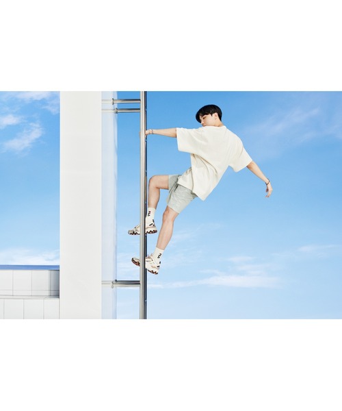 FILA(フィラ)の「オークモント TR / OAKMONT TR / 厚底スニーカー(スニーカー・レディース・ベージュ/グレー/ブラック/ライトベージュ・27.0cm/23.0cm/25.0cm/24.0cm/26.0cm/23.5cm/26.5cm/25.5cm/28.0cm/24.5cm/29.0cm/27.5cm/22.5cm)」の18枚目の写真