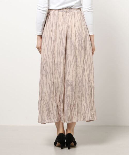 Alluge(アルージュ)の「ブラープリントスカート(スカート・レディース・ベージュ/モカ・FREE)」の4枚目の写真