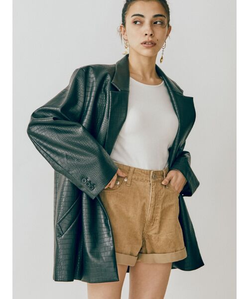 EVRIS（エヴリス）の「レザーライクルーズジャケット（テーラードジャケット・レディース・ブラック/ベージュ・FREE）」の2枚目の写真