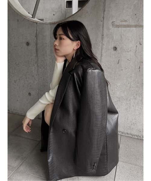 EVRIS（エヴリス）の「レザーライクルーズジャケット（テーラードジャケット・レディース・ブラック/ベージュ・FREE）」の3枚目の写真