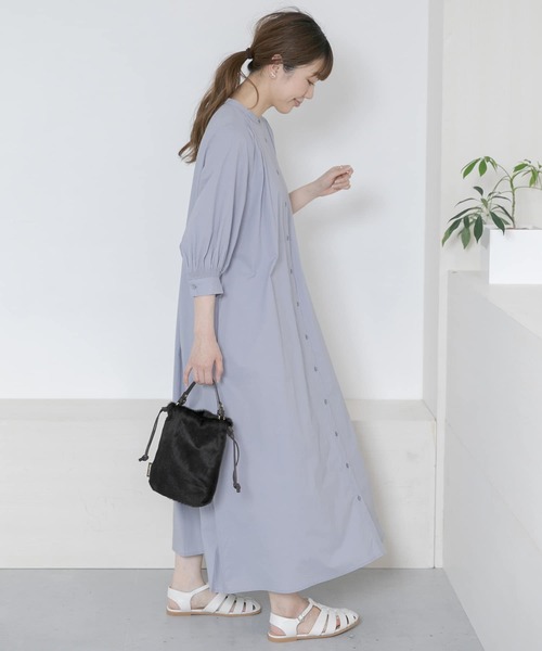 URBAN RESEARCH Sonny Label(アーバンリサーチサニーレーベル)の「ボタンアップボリュームスリーブワンピース(ワンピース・レディース・ブルー/オフホワイト/ブラック・FREE)」の6枚目の写真