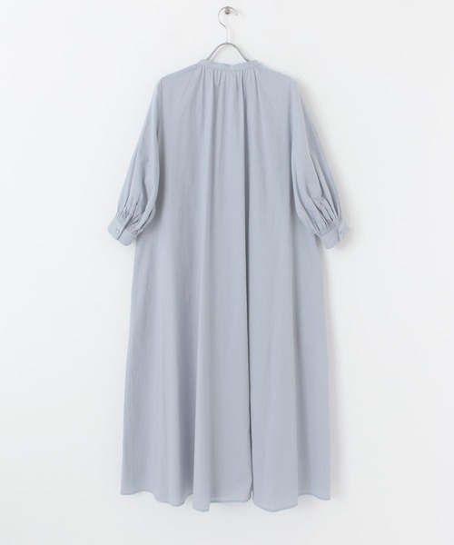 URBAN RESEARCH Sonny Label(アーバンリサーチサニーレーベル)の「ボタンアップボリュームスリーブワンピース(ワンピース・レディース・ブルー/オフホワイト/ブラック・FREE)」の5枚目の写真