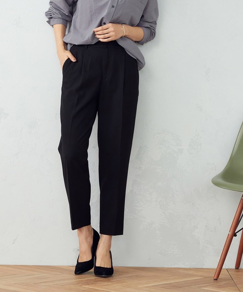 COMME CA MODELS（コムサモデルズ）の「ストレッチ　テーパードパンツ（スラックス・レディース・ブラック/ベージュ・X-SMALL/SMALL/MEDIUM/LARGE/X-LARGE）」の2枚目の写真