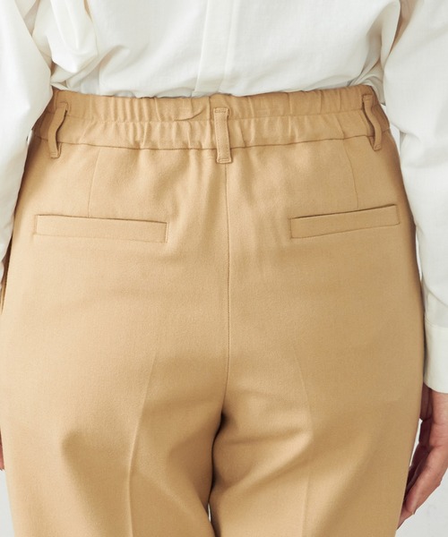 COMME CA MODELS（コムサモデルズ）の「ストレッチ　テーパードパンツ（スラックス・レディース・ブラック/ベージュ・X-SMALL/SMALL/MEDIUM/LARGE/X-LARGE）」の7枚目の写真
