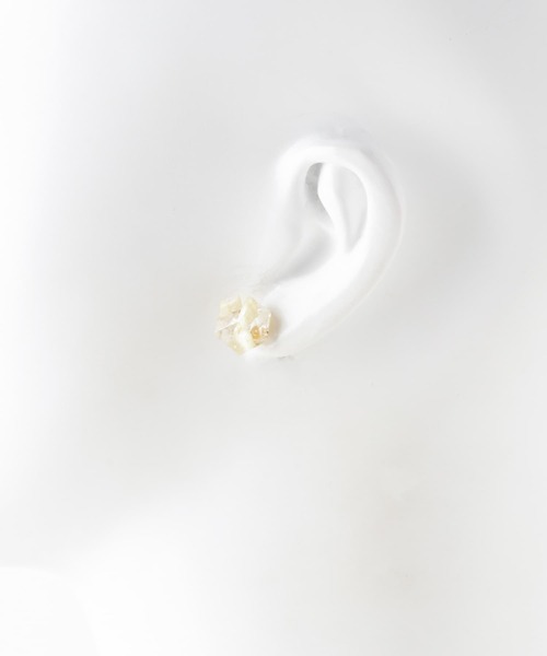 URBAN RESEARCH DOORS（アーバンリサーチドアーズ）の「CHACO　フラワーピアス（ピアス（両耳用）・レディース・イエロー系その他/グリーン系その他・FREE）」の5枚目の写真