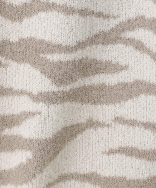 LEPSIM（レプシィム）の「5ゲージゼブラ柄ニットプルオーバー　227747（ニット/セーター・レディース・ゼブラ/グレイッシュベージュ・FREE）」の10枚目の写真