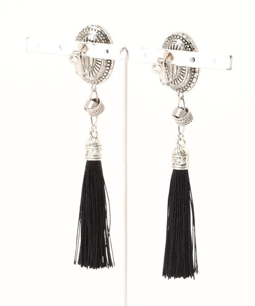 tone(トーン)の「【MOMOKINOKO】コンチョロングタッセル(earring)(MA)(イヤリング・レディース・ブラック/グレー/アイボリー/グリーン/ネイビー/ホワイト・FREE)」の7枚目の写真
