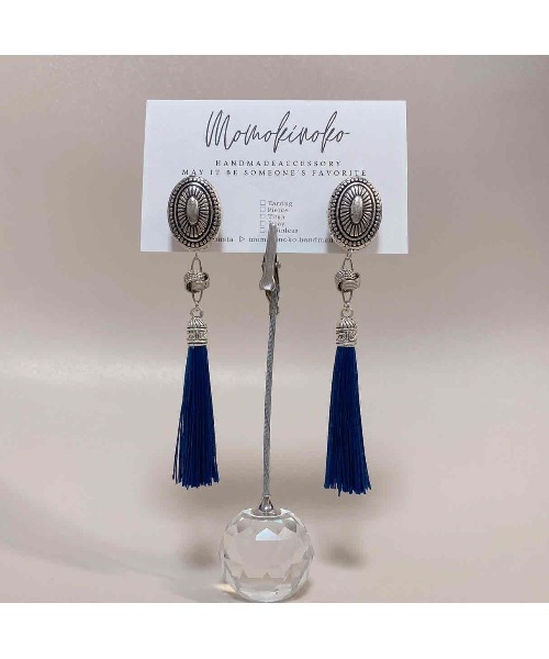 tone(トーン)の「【MOMOKINOKO】コンチョロングタッセル(earring)(MA)(イヤリング・レディース・ブラック/グレー/アイボリー/グリーン/ネイビー/ホワイト・FREE)」の6枚目の写真