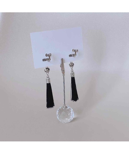 tone(トーン)の「【MOMOKINOKO】コンチョロングタッセル(earring)(MA)(イヤリング・レディース・ブラック/グレー/アイボリー/グリーン/ネイビー/ホワイト・FREE)」の9枚目の写真
