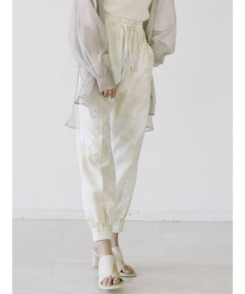 MURUA(ムルーア)の「スリムジョガーパンツ(その他パンツ・レディース・ブラック/その他1・FREE)」の1枚目の写真