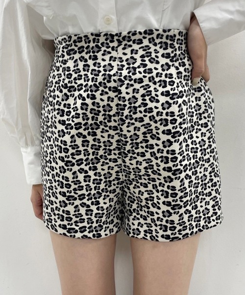 one after another NICE CLAUP（ワンアフターアナザーナイスクラップ）の「【美脚効果抜群！】シンプルショートパンツ（その他パンツ・レディース・ブラック/ブラウン/レオパード・FREE）」の3枚目の写真