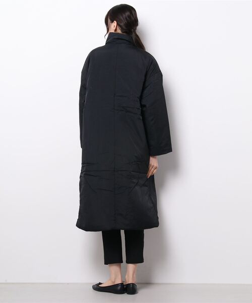 Bou Jeloud（ブージュルード）の「【WEB限定】中綿スタンドロングコート（チェスターコート・レディース・モカ/ブラック/オフホワイト・FREE）」の13枚目の写真