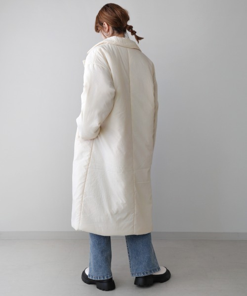 Bou Jeloud（ブージュルード）の「【WEB限定】中綿スタンドロングコート（チェスターコート・レディース・モカ/ブラック/オフホワイト・FREE）」の21枚目の写真