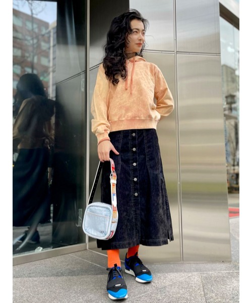 DIESEL(ディーゼル)の「レディース スウェット パーカー 製品染め レギュラーフィット(パーカー・レディース・パープル/イエロー/オレンジ・SMALL/MEDIUM/LARGE/X-SMALL)」の15枚目の写真