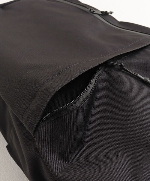UNIVERSAL OVERALL(ユニバーサルオーバーオール)の「【UNIVERSAL OVERALL/ユニバーサルオーバーオール】11ポケットリュック(バックパック/リュック・メンズ・ブラック/オリーブ・FREE)」の5枚目の写真