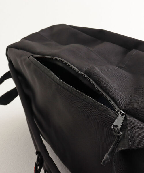 UNIVERSAL OVERALL(ユニバーサルオーバーオール)の「【UNIVERSAL OVERALL/ユニバーサルオーバーオール】11ポケットリュック(バックパック/リュック・メンズ・ブラック/オリーブ・FREE)」の6枚目の写真