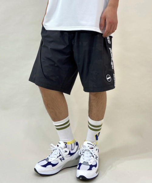 DC(ディーシー)の「DC/ディーシー ラインパンツ トラックパンツ ショーツ DWS221030(その他パンツ・メンズ・ブラック系その他/ブラック・L/M/XL)」の2枚目の写真