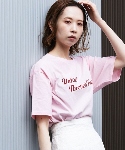 mysty woman(ミスティウーマン)の「グラフィックロゴカラーT 274921(Tシャツ/カットソー・レディース・ネイビー/オフホワイト/ライトピンク/ライトベージュ・FREE)」の4枚目の写真