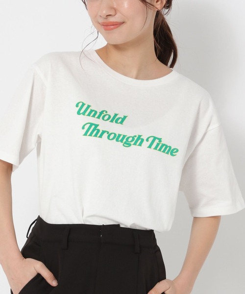 mysty woman(ミスティウーマン)の「グラフィックロゴカラーT 274921(Tシャツ/カットソー・レディース・ネイビー/オフホワイト/ライトピンク/ライトベージュ・FREE)」の2枚目の写真