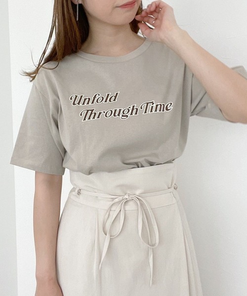 mysty woman(ミスティウーマン)の「グラフィックロゴカラーT 274921(Tシャツ/カットソー・レディース・ネイビー/オフホワイト/ライトピンク/ライトベージュ・FREE)」の3枚目の写真