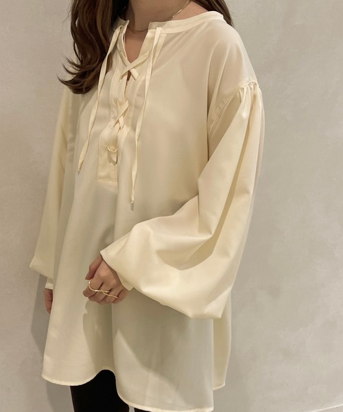 apres jour clair(アプレジュールクレア)の「【apres jour clair】フロントレースアップチュニック【ZOZOTOWN限定アイテム】(シャツ/ブラウス・レディース・オレンジ系その他/コーラル/アイボリー/ベージュ・フリー/X-LARGE)」の2枚目の写真