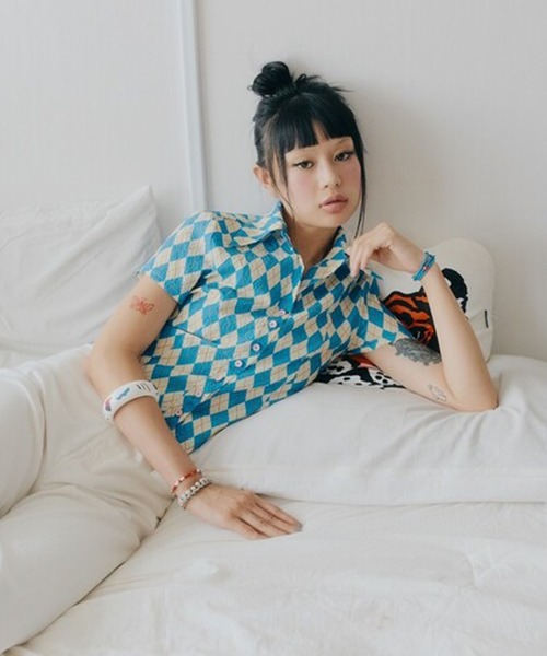 Bonjour Girl(ボンジュールガール)の「【minjiena/ミンジエナ】argyle crop shirt アーガイルクロップシャツ(シャツ/ブラウス・レディース・ピンク/ブルー/グリーン・FREE)」の2枚目の写真