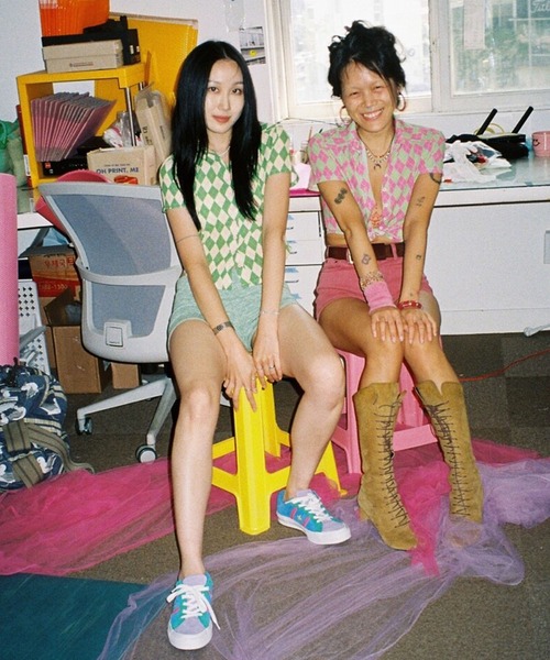 Bonjour Girl(ボンジュールガール)の「【minjiena/ミンジエナ】argyle crop shirt アーガイルクロップシャツ(シャツ/ブラウス・レディース・ピンク/ブルー/グリーン・FREE)」の20枚目の写真