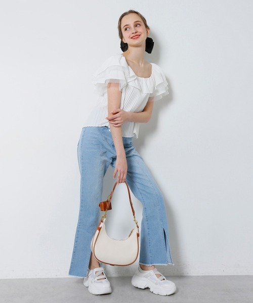 Seemi. byNICECLAUP（ シーミーバイナイスクラップ）の「Seemi スリット入りフレアデニムパンツ（デニムパンツ・レディース・ライトブルー/ネイビー・SMALL/MEDIUM）」の5枚目の写真