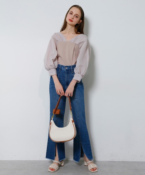 Seemi. byNICECLAUP（ シーミーバイナイスクラップ）の「Seemi スリット入りフレアデニムパンツ（デニムパンツ・レディース・ライトブルー/ネイビー・SMALL/MEDIUM）」の18枚目の写真