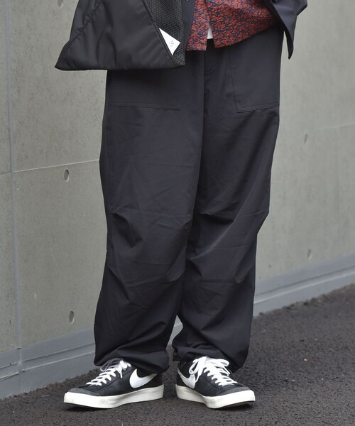SHIPS(シップス)の「SHIPS:〈遮熱/UVカット/吸水速乾/接触冷感〉SHELTECH(R) イージー ベイカーパンツ(カーゴパンツ・メンズ・ブラック/オリーブ・SMALL/MEDIUM/LARGE/X-LARGE)」の2枚目の写真