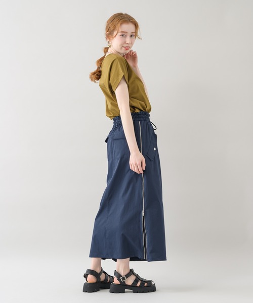 vingtrois（バントロア）の「vingtrois イラストロゴプリントT（Tシャツ/カットソー・レディース・ブラック/ホワイト/カーキ・FREE）」の21枚目の写真