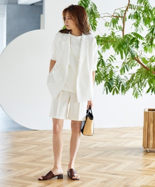 Pierrot(ピエロ)の「センタープレスハーフパンツ(その他パンツ・レディース・ブラック/オフホワイト/ライトベージュ・M/L/PM)」の15枚目の写真