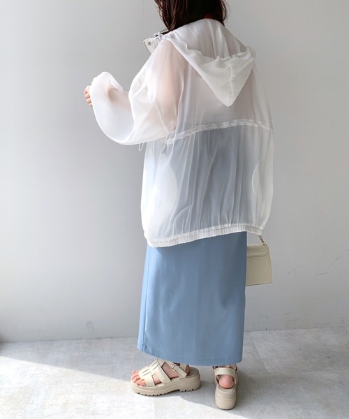 OLIVE des OLIVE（オリーブデオリーブ）の「シアロングマンパ（マウンテンパーカー・レディース・ライトグレー/オフホワイト・FREE）」の14枚目の写真