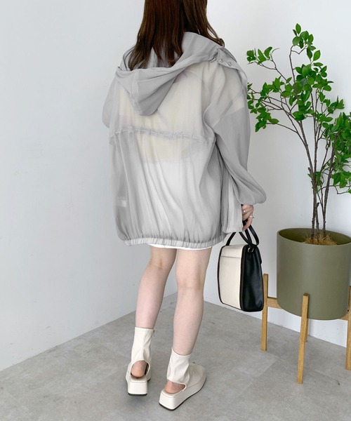 OLIVE des OLIVE（オリーブデオリーブ）の「シアロングマンパ（マウンテンパーカー・レディース・ライトグレー/オフホワイト・FREE）」の12枚目の写真